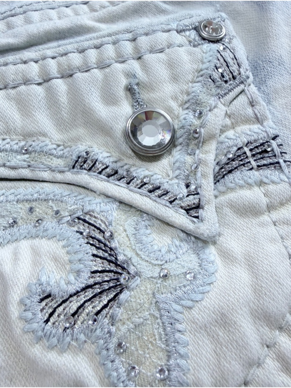 Rock Revival Womens Shorts size 25 Julieya Light Blue Denim Jean Rhinestones - Picture 5 of 8